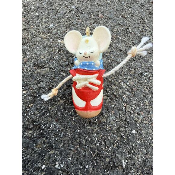 1983 Sneaker Mouse Hallmark Keepsake Ornament in Box Jogger Runner Walker - Picture 2 of 6